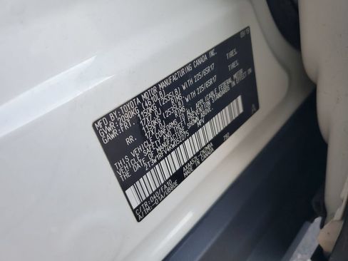 Used 2019 Toyota RAV4 XLE w/ Convenience Package FWD image 25
