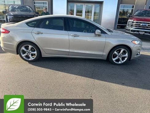 Used 2016 Ford Fusion SE w/ Equipment Group 201A FWD image 8