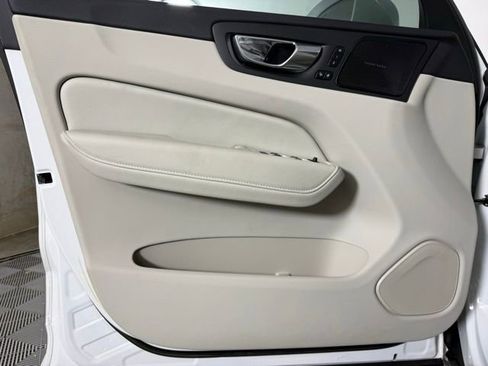 Used 2022 Volvo XC60 B6 Inscription w/ Advanced Package image 13