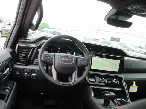 New 2026 GMC Sierra 1500 AT4 w/ AT4 Premium Package AWD/4WD image 17