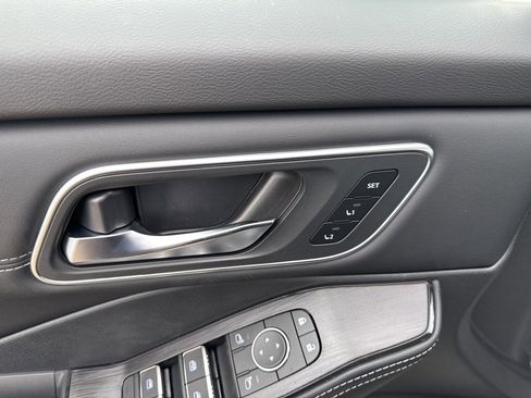 New 2026 Nissan Rogue Platinum image 13