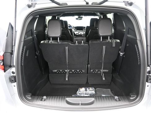 New 2026 Chrysler Pacifica Select image 22