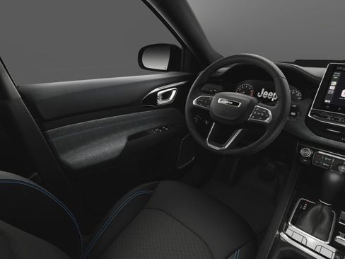 New 2026 Jeep Compass Latitude image 8