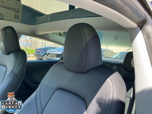 Used 2023 Tesla Model 3 Standard Range image 18
