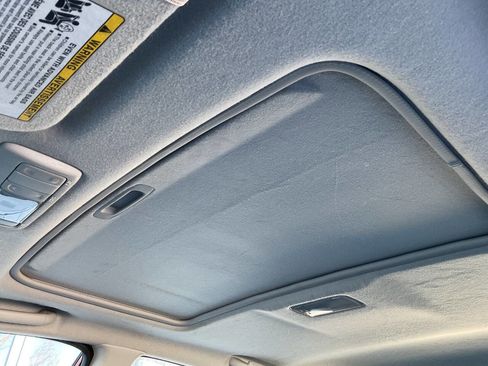 Used 2008 Pontiac Vibe Base 4dr Wagon w/ Preferred Package image 22