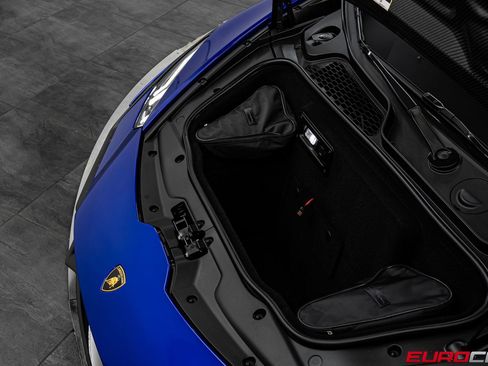 Used 2023 Lamborghini Huracan Tecnica image 11