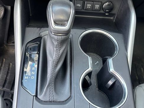Used 2020 Toyota Highlander XLE FWD image 14