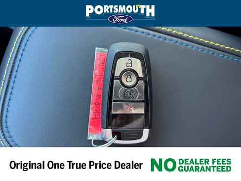 New 2025 Ford Maverick Lobo image 16