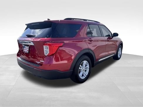 Certified 2020 Ford Explorer XLT image 4