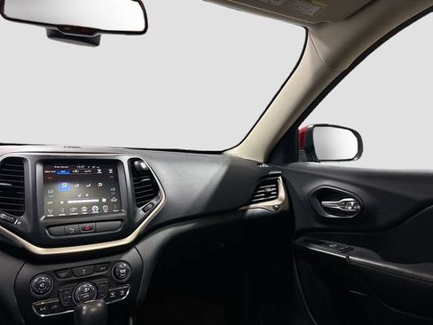 Used 2015 Jeep Cherokee Limited AWD/4WD image 24