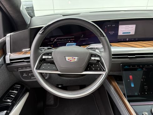 New 2026 Cadillac Escalade Platinum Sport w/ LPO, ONYX Package AWD/4WD image 20