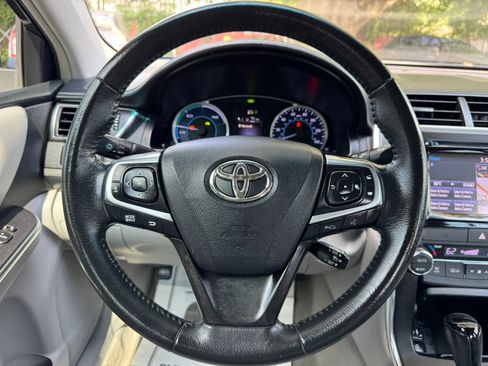 Used 2016 Toyota Camry XLE w/ Moonroof Package FWD image 13