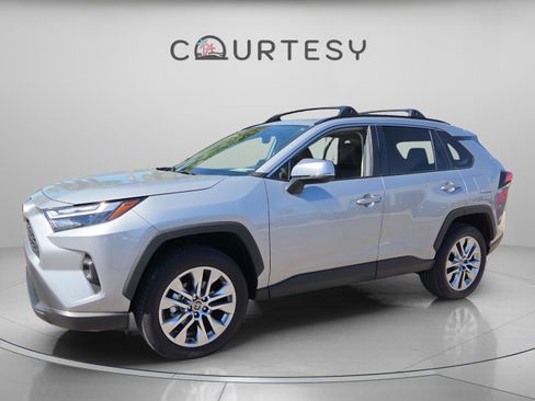 Certified 2025 Toyota RAV4 XLE Premium image 1