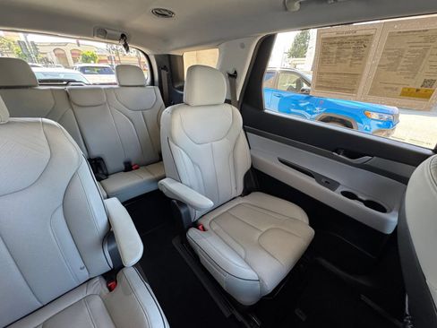 Used 2025 Hyundai Palisade SEL FWD image 41