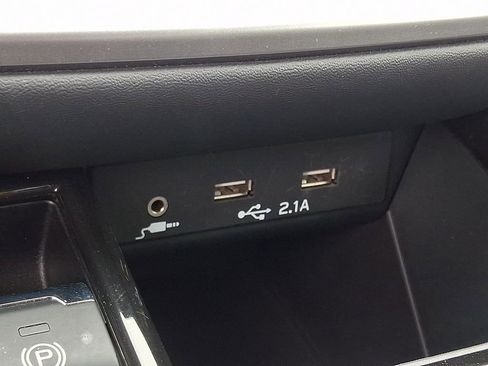 Used 2021 Subaru Outback Premium image 24