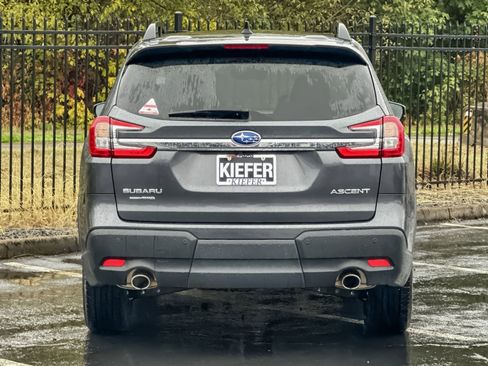 Used 2024 Subaru Ascent Premium w/ Convenience Package image 5