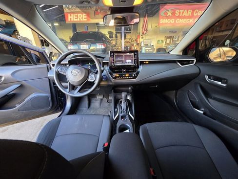 Used 2021 Toyota Corolla LE w/ Carpet Mat Package (TMS) image 10