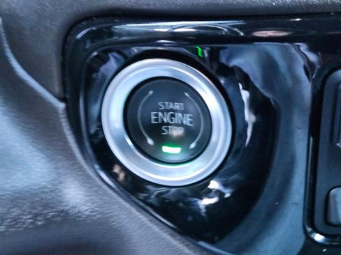 Used 2025 Chevrolet Silverado 1500 LT image 25