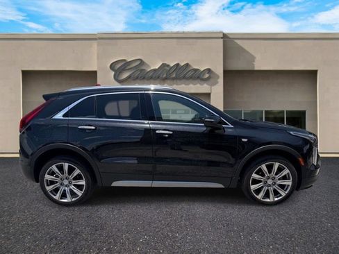 Used 2023 Cadillac XT4 Premium Luxury AWD/4WD image 2