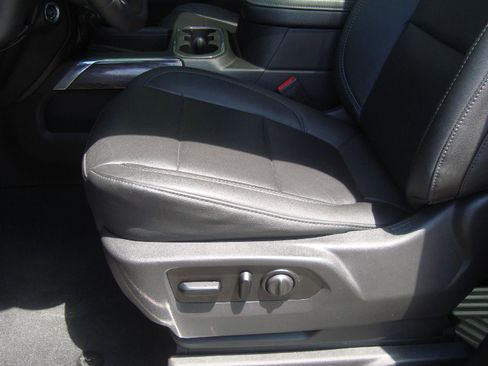 Used 2021 Chevrolet Silverado 1500 LTZ w/ LTZ Convenience Package II image 11