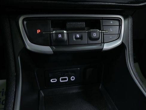 Used 2023 GMC Terrain SLT image 33