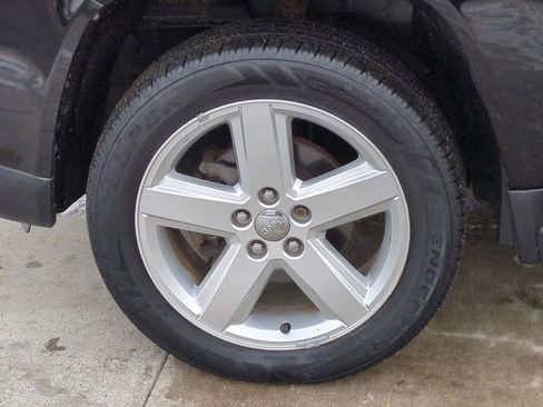 Used 2014 Jeep Compass Latitude image 13