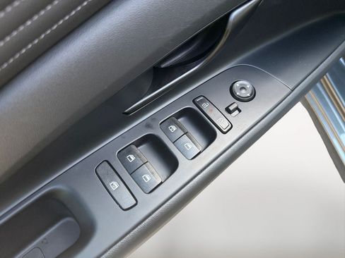Certified 2025 Hyundai Elantra Sport FWD image 21