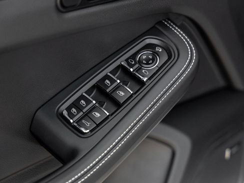 New 2026 Porsche Macan Turbo image 23