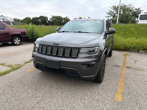 Used 2021 Jeep Grand Cherokee Laredo X AWD/4WD image 8