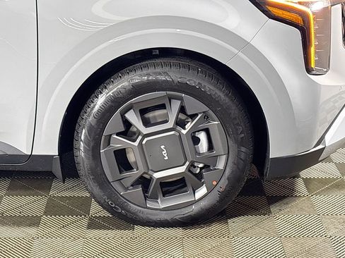 New 2026 Kia Carnival EX image 22