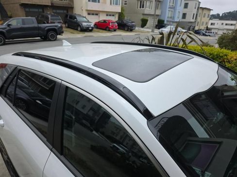 Used 2023 Kia Niro Wave FWD image 3