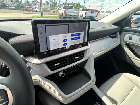 New 2026 Ford Explorer Active w/ Active Comfort Package AWD/4WD image 32