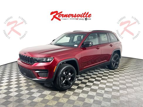 New 2025 Jeep Grand Cherokee Altitude image 3