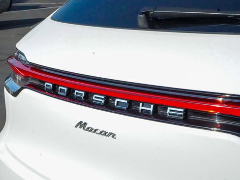 Used 2021 Porsche Macan AWD/4WD image 6