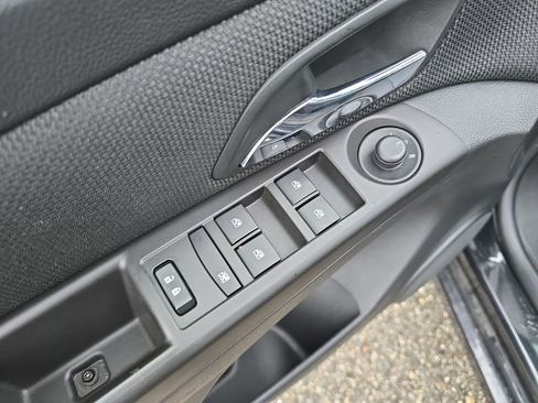 Certified 2015 Chevrolet Cruze LT image 24