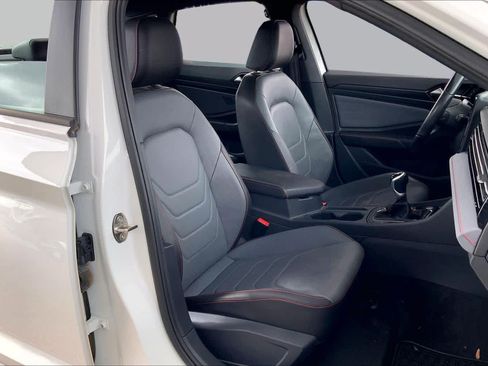 Used 2025 Volkswagen Jetta GLI Autobahn FWD image 9