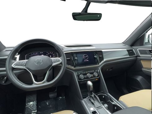 Used 2022 Volkswagen Atlas Cross Sport SE w/ Panoramic Sunroof Package FWD image 34