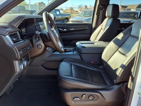 Used 2023 GMC Yukon Denali image 16