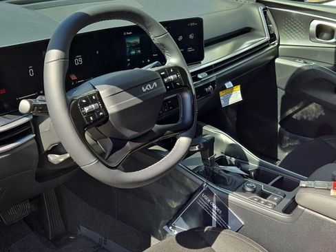 New 2026 Kia Sorento LX FWD image 16