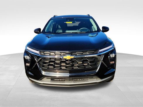 Used 2024 Chevrolet Trax LT image 2