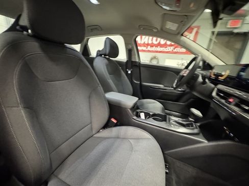 Used 2025 Kia K4 FWD image 13