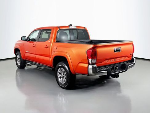 Used 2017 Toyota Tacoma SR5 image 6
