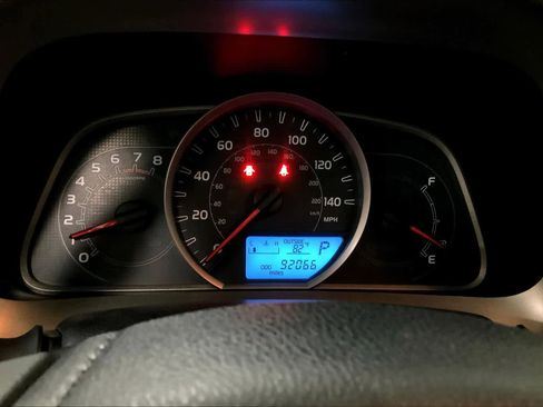 Used 2013 Toyota RAV4 XLE image 26