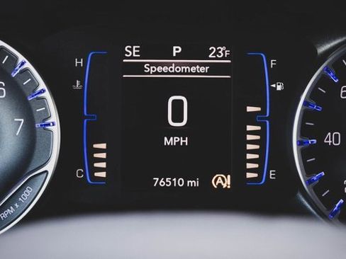 Used 2019 Chrysler Pacifica Touring-L image 10