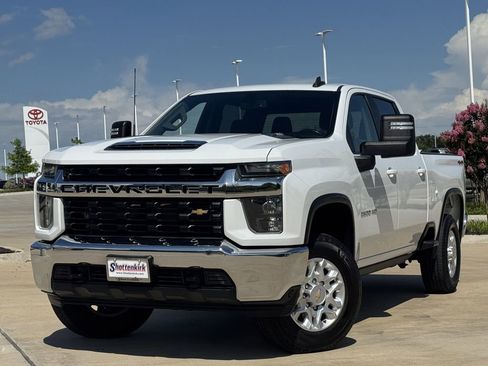 Used 2021 Chevrolet Silverado 2500 LT w/ Fleet Comfort Package AWD/4WD image 2
