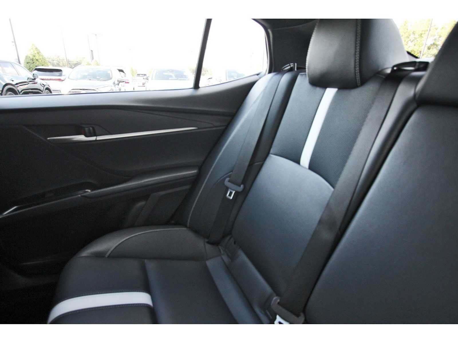 Used 2025 Toyota Camry SE FWD image 9