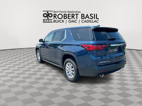 Used 2022 Chevrolet Traverse LS AWD/4WD image 6