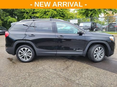 Used 2020 GMC Terrain SLT w/ Preferred Package AWD/4WD image 2