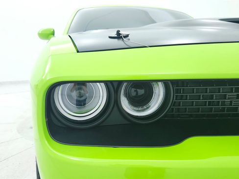Used 2015 Dodge Challenger SRT Hellcat image 31