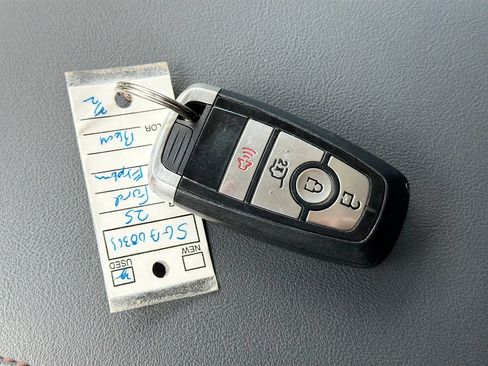 Used 2025 Ford Explorer Active AWD/4WD image 35
